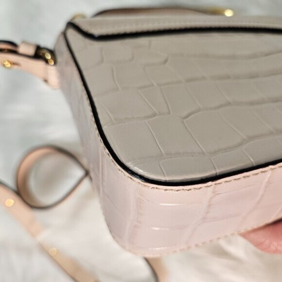 SOLD Chloe Mini C Croc Embossed Calf Skin Leather in Pink Authenticated - Picture 10 of 16